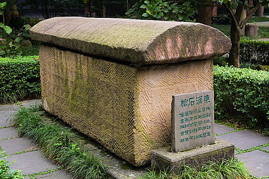 落到匪徒手里的警花,警花追捕逃犯，生死搏斗惊心动魄-1