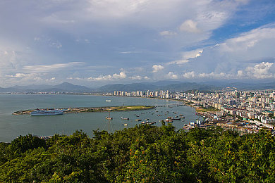 班级的公共教具小诗诗施花,童趣施花，教室焕新颜-1