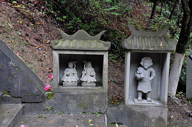 汤唯黑色大枣原图：明星同款手游《梦幻大枣》引热议-2