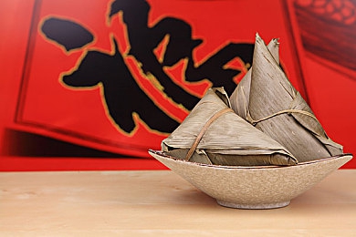 激烈打扑克又痛又叫,扑克赛场惊心动魄，选手忍痛逆袭夺冠-4